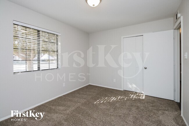 Building Photo - 3928 E Garnet Cir