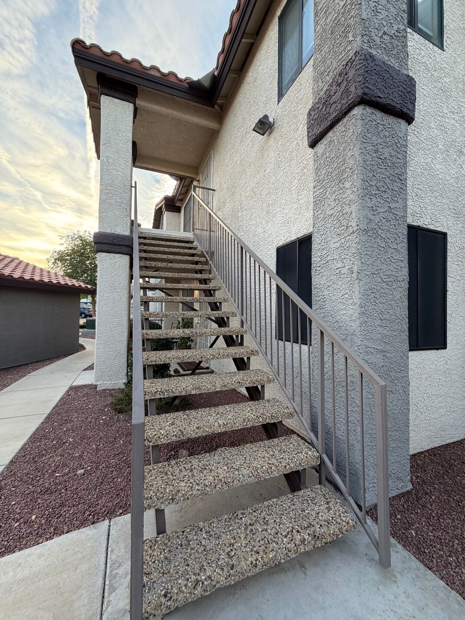 2nd floor unit - 1575 W Warm Springs Rd