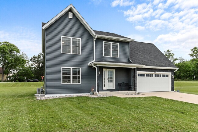 Building Photo - 1631 Smith Ln