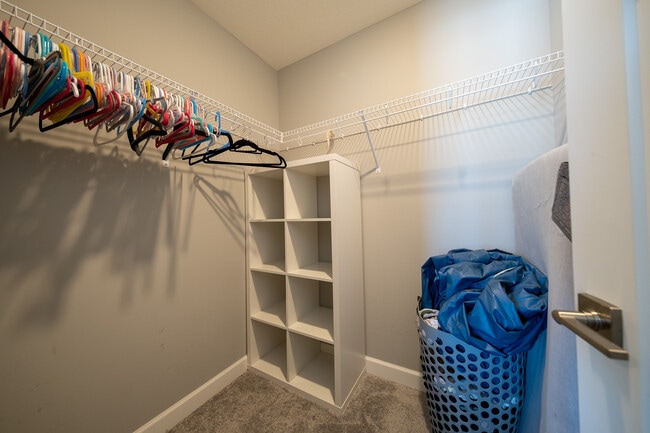 Building Photo - 6668 Coach House Ln