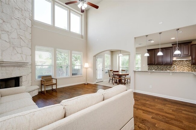 Building Photo - 4211 Oldenburg Ln