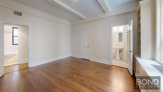 Building Photo - 111 E 80th St