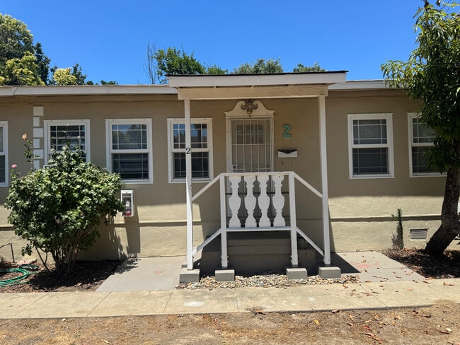 Building Photo - 663 Rose Ave