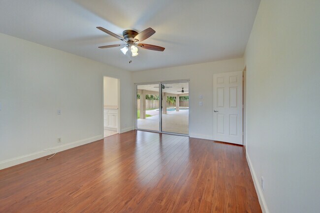 Building Photo - 630 SW 159th Terrace