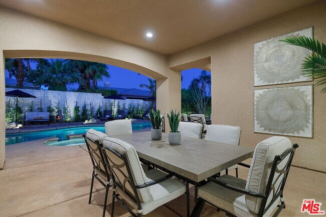 Building Photo - 4 Cartier Ct