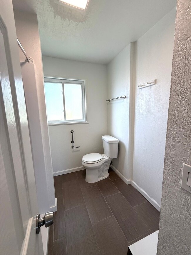 Building Photo - 1431 Johnston Ave