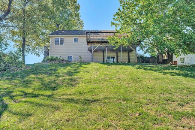 Building Photo - Charming Ranch Convenient Location