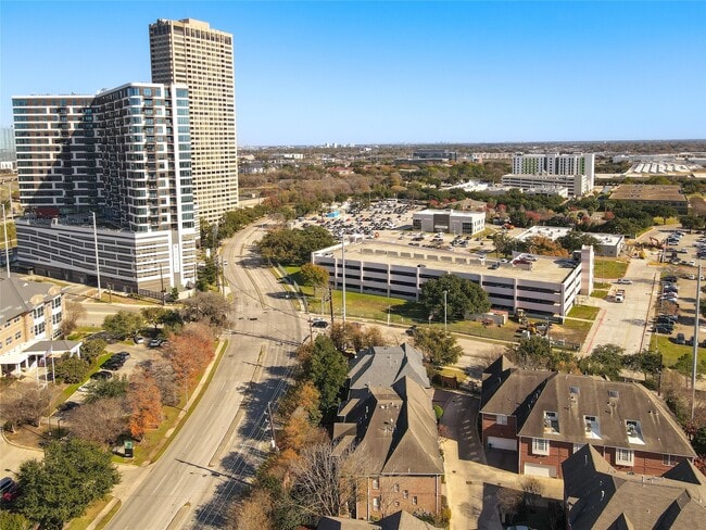 Building Photo - 6811 Staffordshire Blvd