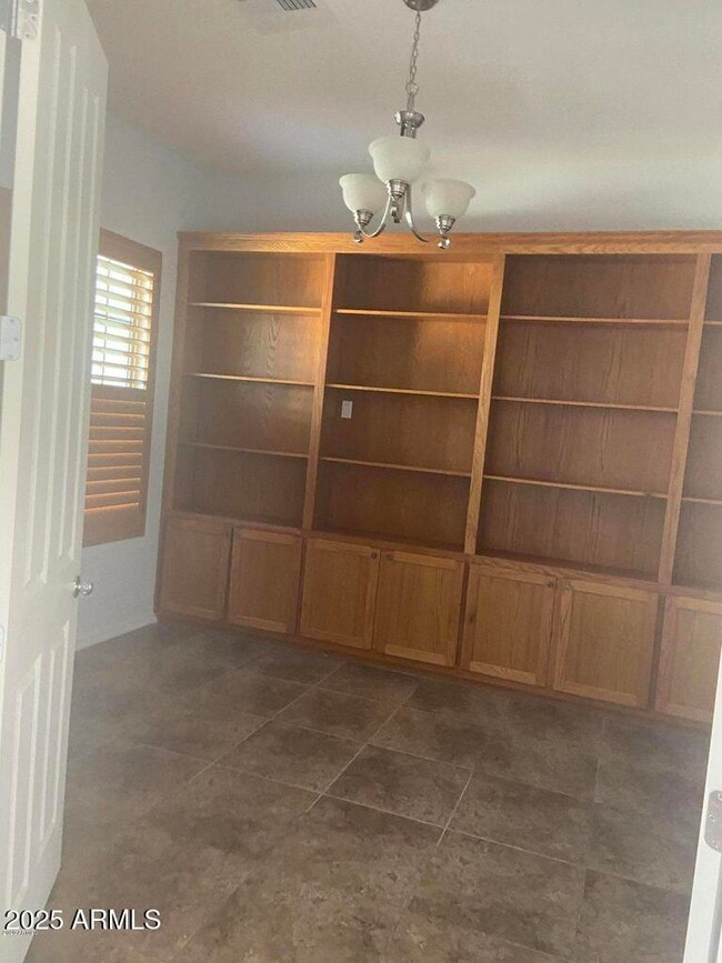 Building Photo - 20827 W Eastview Way