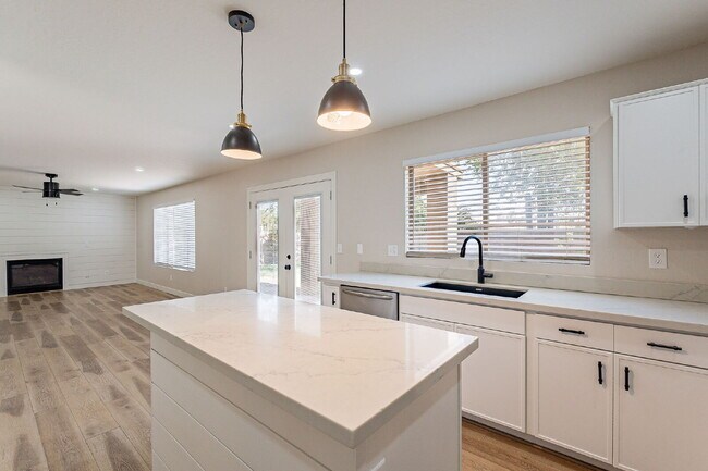 Building Photo - Newly Remodeled 3 bedroom in Goodyear!