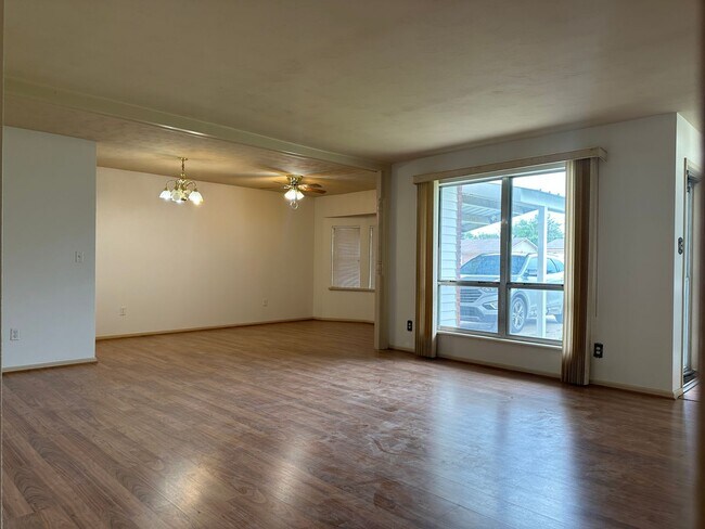 Building Photo - Elegant Home in Central Lubbock Available ...