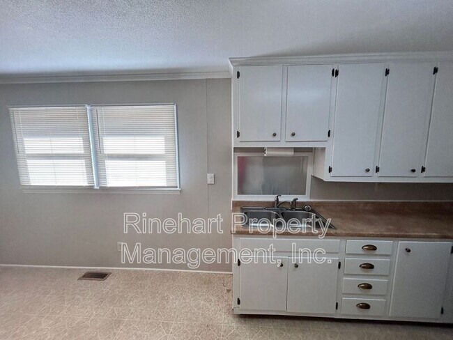 Building Photo - 2326 Marett Blvd