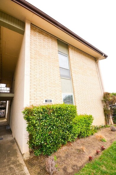 Building Photo - 12816 Midway Rd