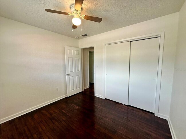 Building Photo - 5104 Londonderry Blvd