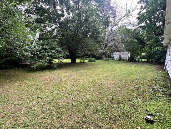 Building Photo - 2124 W Wedington Dr