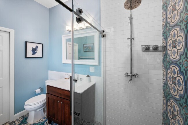 Building Photo - 215 W 138th St