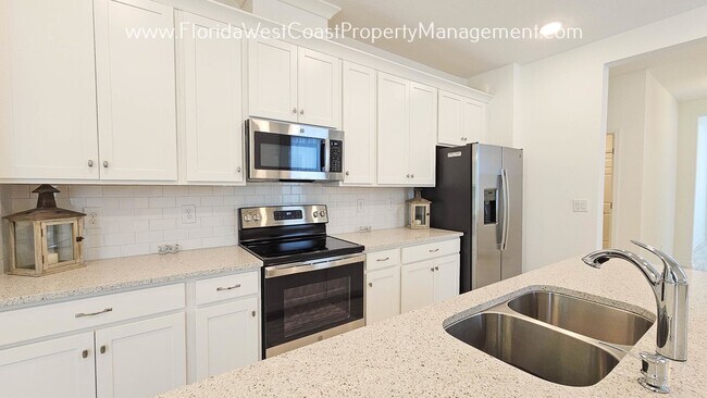 Building Photo - OUTSTANDING SUMMERWOODS -PARRISH 3 BEDROOM...