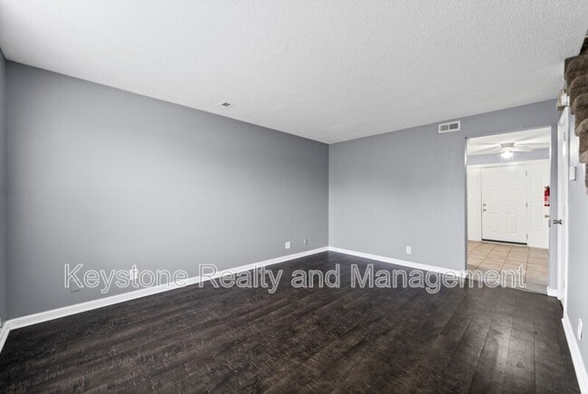 Building Photo - 1269 State Line Rd