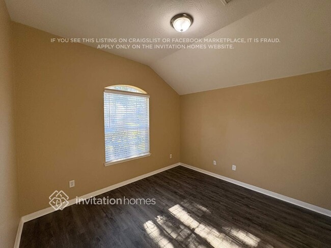 Building Photo - 18802 Cluster Oaks Dr