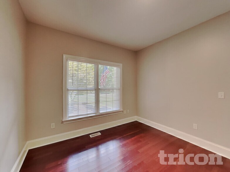 Building Photo - 1585 Deer Run Ct