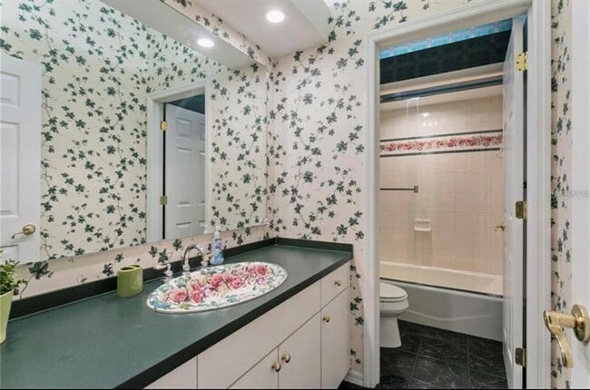 Building Photo - 2270 N Highland Ave