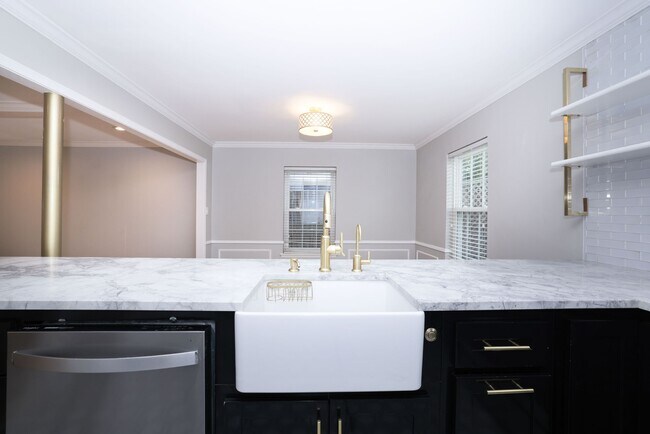 Building Photo - 2209 Nantucket Dr