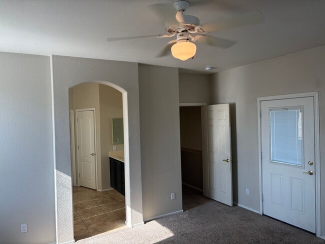 Building Photo - 1463 W Bluejay Dr