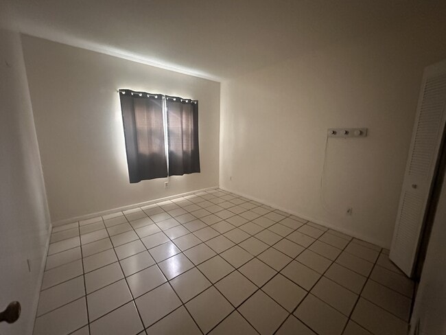Building Photo - 1315 SE Silver Springs Pl