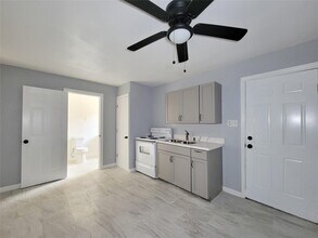 Building Photo - 5103 Karu Dr