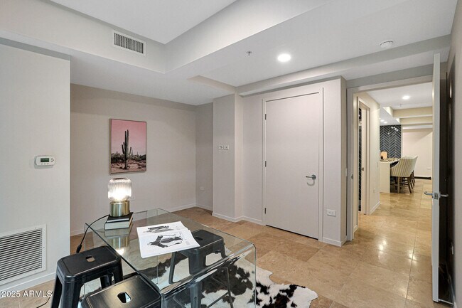Building Photo - 7151 E Rancho Vista Dr