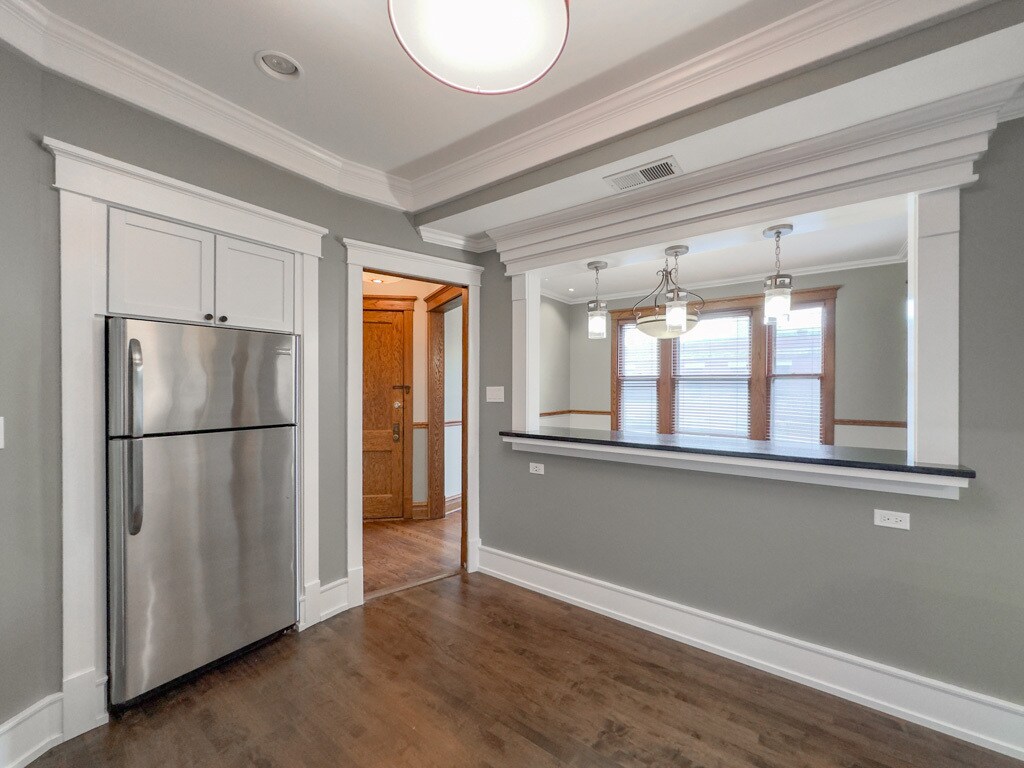 Building Photo - 1940 W Berenice Ave