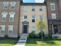 Building Photo - Beautiful Zionsville Townhome - *Special Offer!