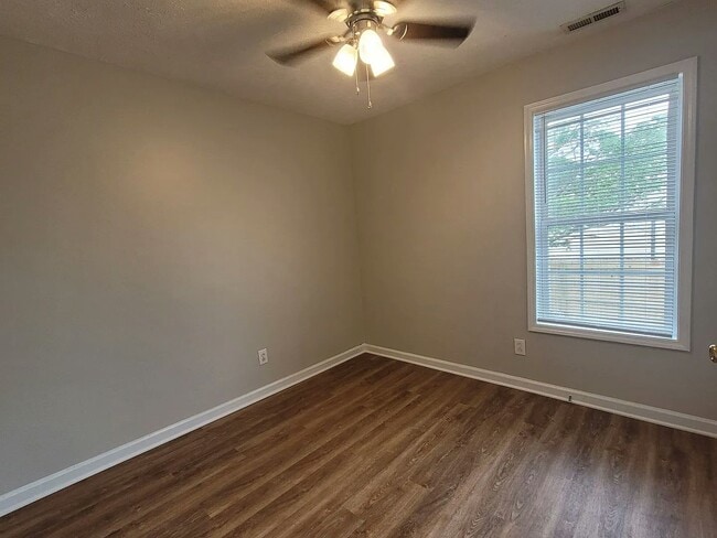 Building Photo - 317 Buckeye Dr