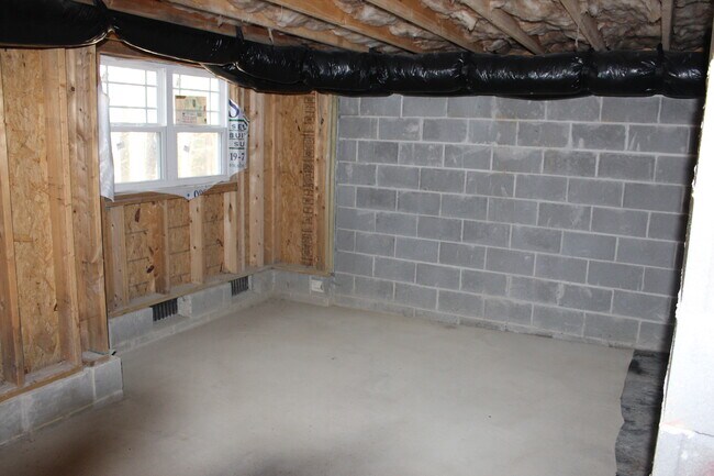 Walk-in Storage - 4822 Landover Bluff Way