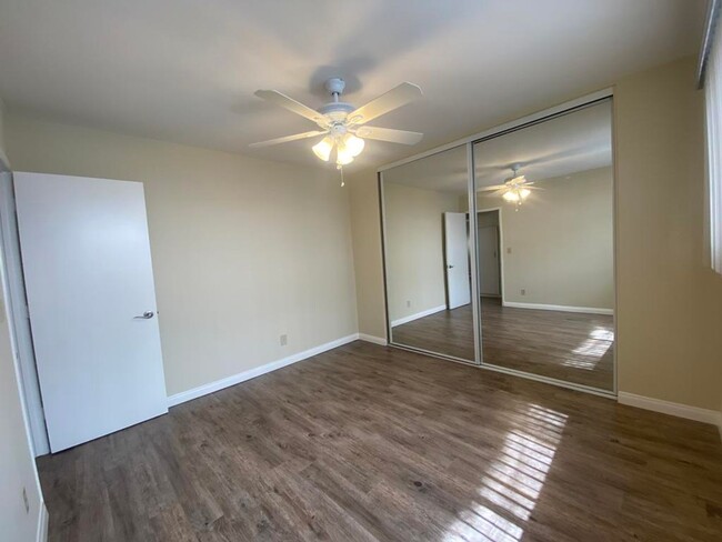 Interior Photo - 615 E Providencia Ave