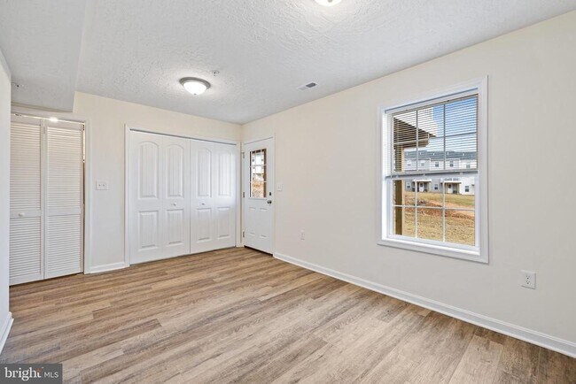 Building Photo - 306 Alfalfa Dr