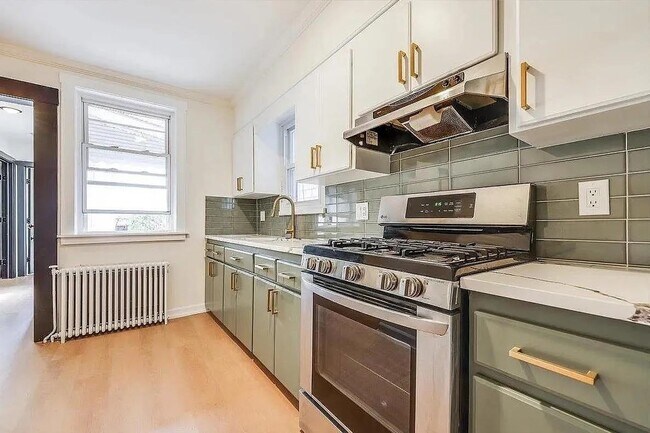 Building Photo - 608 Palisade Ave