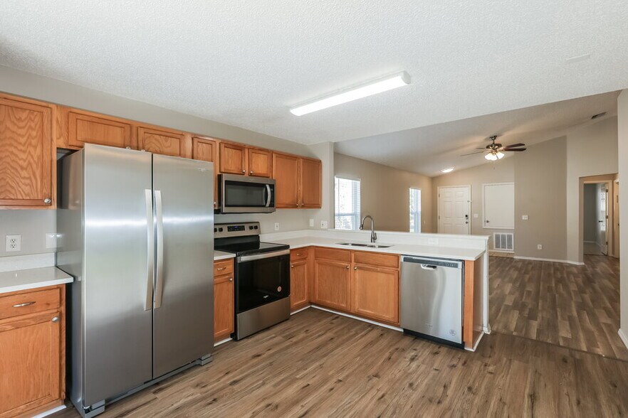 Building Photo - 8733 Morrison Oaks Ct