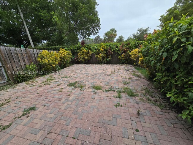 Building Photo - 14758 SW 9th Ln