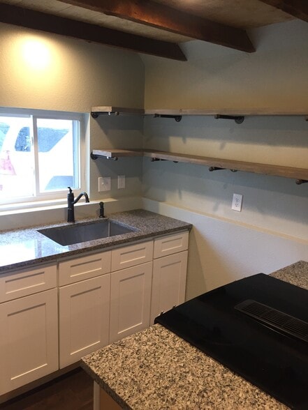 Building Photo - 431 N Franklin St