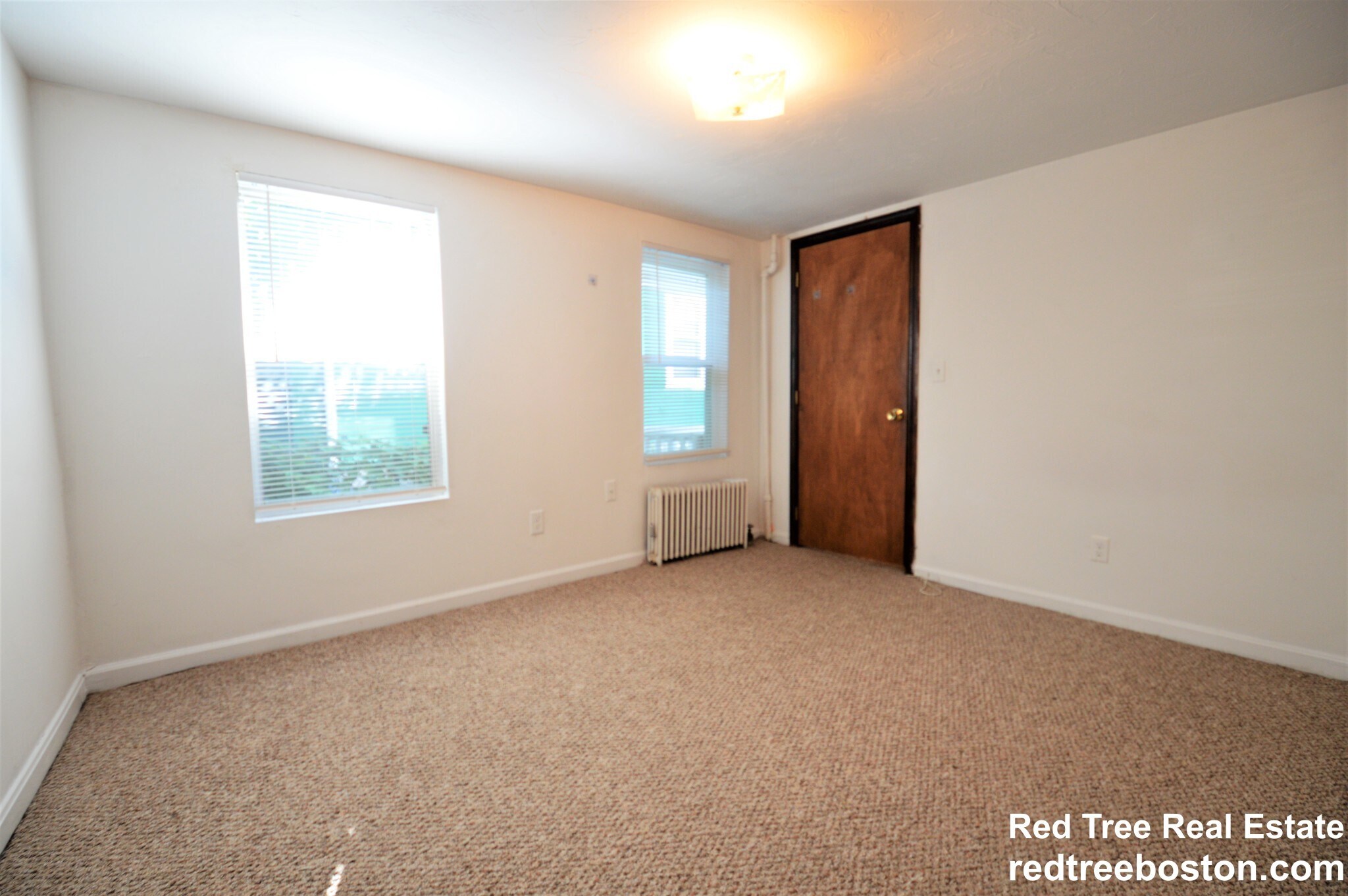 Building Photo - 10 Shepard St