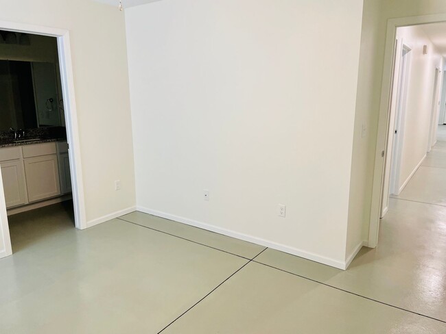 Building Photo - Gorgeous Brand New Townhome $300 OFF FIRST...