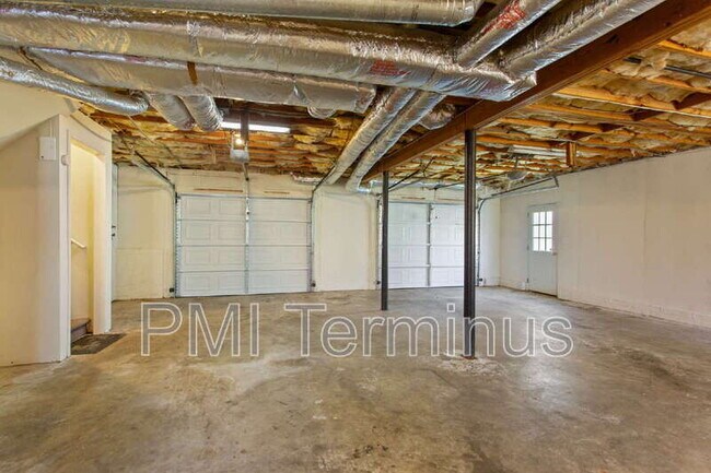 Building Photo - 76 Winward Way SE