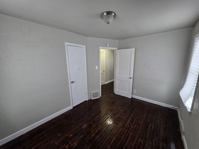 Building Photo - 16672 Lauder St