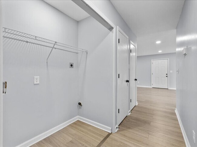 Building Photo - 801 4th Ave E