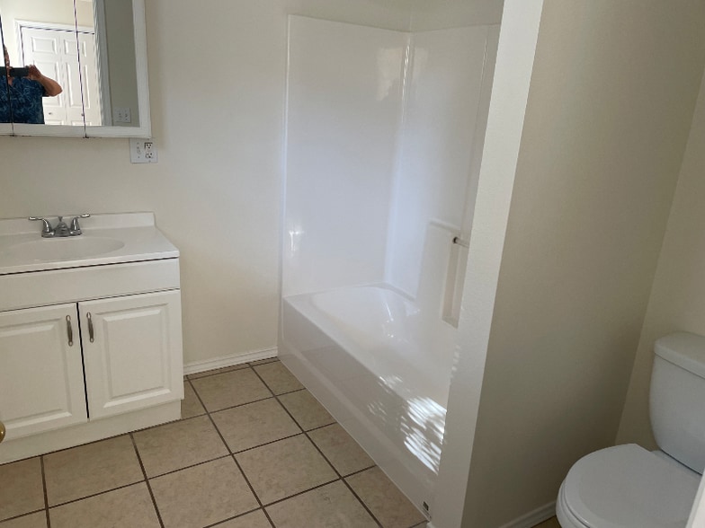 Building Photo - 485 Yorktown Dr