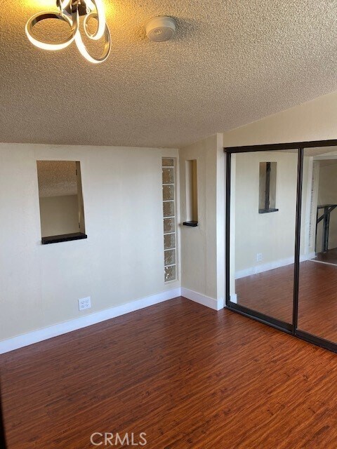 Building Photo - 1943 Vista Del Mar Ave