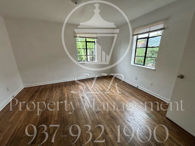 Building Photo - 212 E Bruce Ave