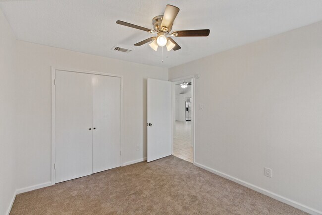 Building Photo - 7019 Yardley Dr