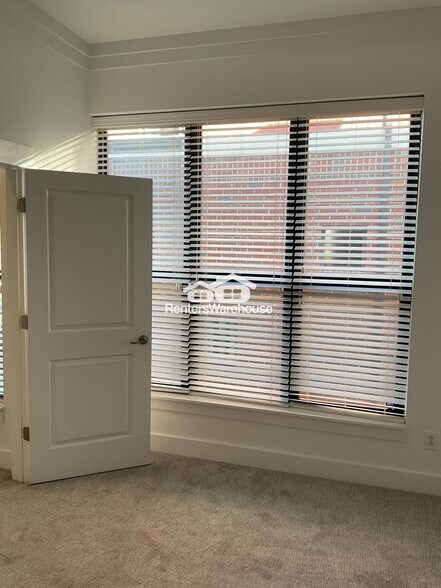 Building Photo - 3206 Noda Blvd